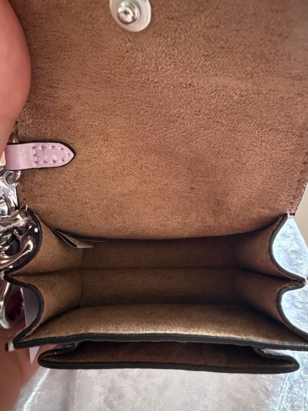 NWT-Coach Klare Bag Charm
In Signature Pink Leather with “C” charm - Picture 4 of 6